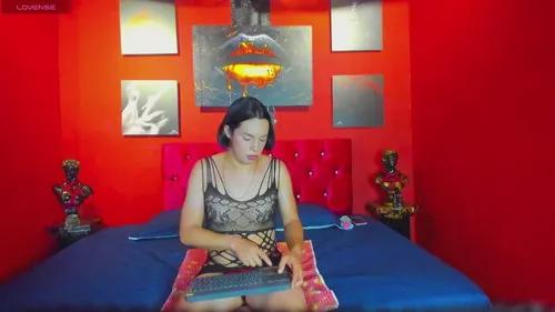 ninarosseti from Cherry is Freechat