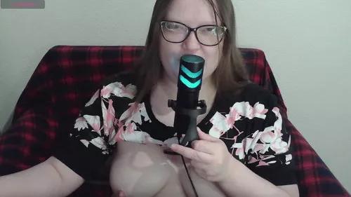 sexystrawberry from Cherry is Freechat