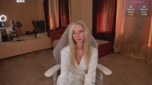 Photos of skinnylady from Cherry is Freechat