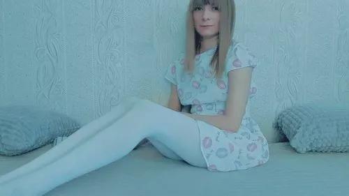 sweetlilya from Cherry is Freechat