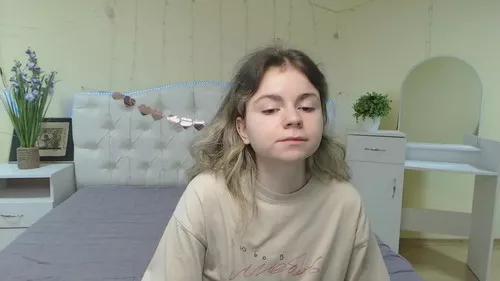 tinaredly from Cherry is Freechat