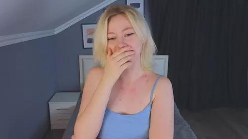 violetwillis from Cherry is Freechat