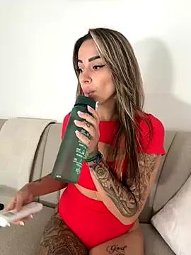 -Alisa from StripChat is Freechat