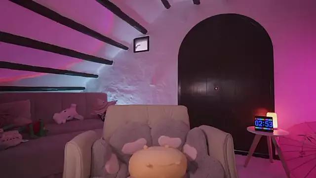Check out our webcam shows gallery and message on a personal level with our sweet squirt cams hosts, showing off their natural physiques and sex toys.