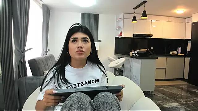 1lubonnie from StripChat is Freechat