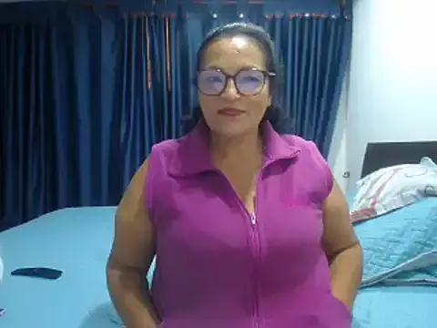 _Cristal from StripChat is Freechat