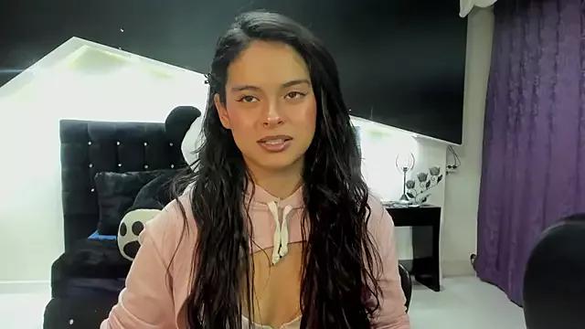 _Hanna_Lee from StripChat is Freechat