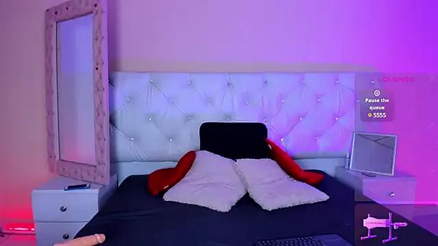 Check out our webcam shows gallery and message on a personal level with our sweet squirt cams hosts, showing off their natural physiques and sex toys.