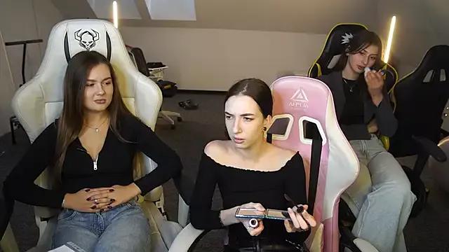 Check out our webcam shows gallery and message on a personal level with our sweet squirt cams hosts, showing off their natural physiques and sex toys.