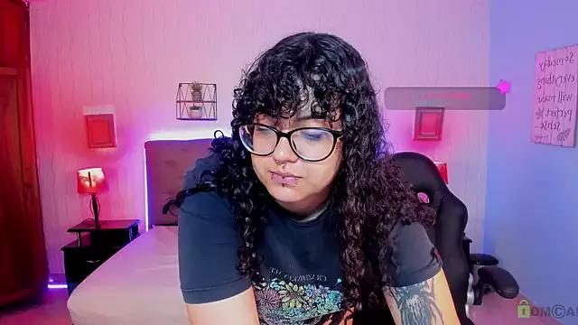 _Lilly_miller from StripChat is Freechat
