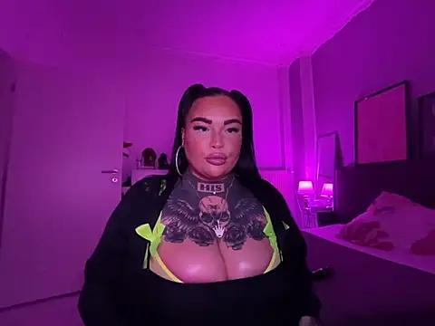 Check out our webcam shows gallery and message on a personal level with our sweet squirt cams hosts, showing off their natural physiques and sex toys.