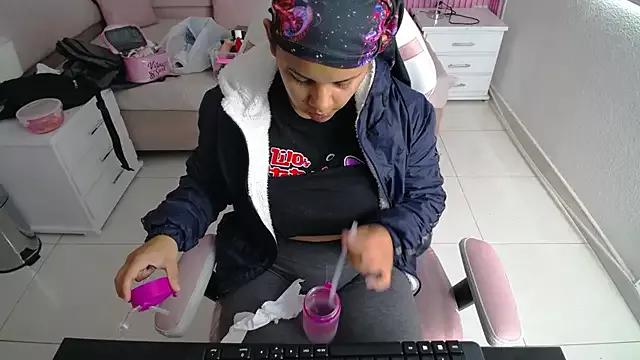 Check out our webcam shows gallery and message on a personal level with our sweet squirt cams hosts, showing off their natural physiques and sex toys.