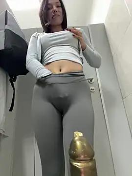 _MiaQueen_ from StripChat is Freechat