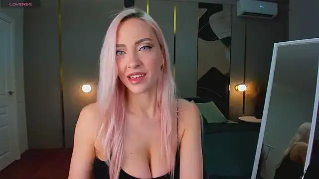 _Miss_Valentina_ from StripChat is Freechat