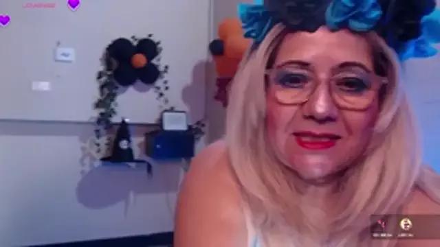 _samara from StripChat is Freechat