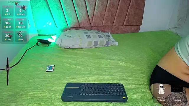 _Scarlet_jones_ from StripChat is Freechat