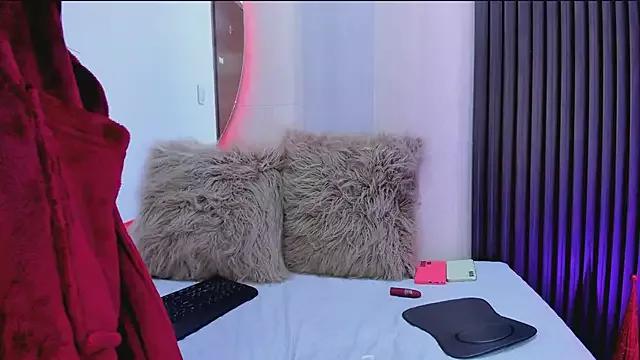 Check out our webcam shows gallery and message on a personal level with our sweet squirt cams hosts, showing off their natural physiques and sex toys.