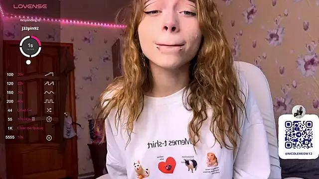 Check out our webcam shows gallery and message on a personal level with our sweet squirt cams hosts, showing off their natural physiques and sex toys.