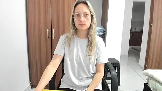 Adele_johnsonn1 from StripChat is Freechat