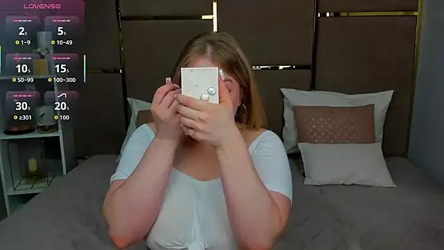 AdeleWeber from StripChat is Freechat