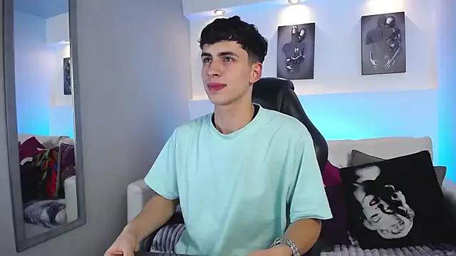 AdrianRinaldi from StripChat is Freechat