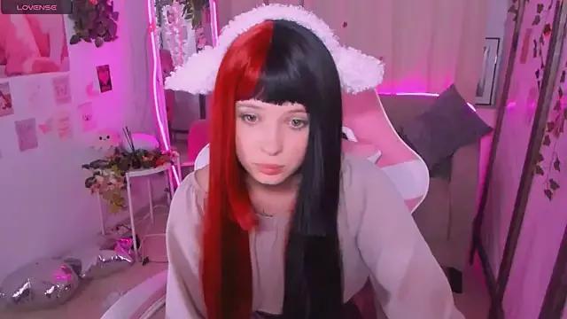 Check out our webcam shows gallery and message on a personal level with our sweet squirt cams hosts, showing off their natural physiques and sex toys.