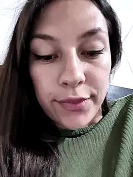 AlanaDesire from StripChat is Freechat