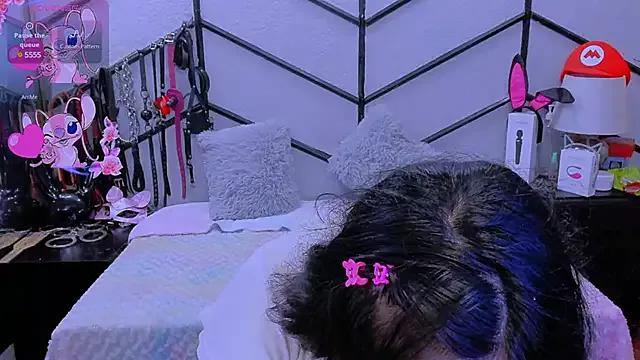 Check out our webcam shows gallery and message on a personal level with our sweet squirt cams hosts, showing off their natural physiques and sex toys.