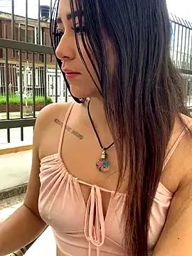 Alanna_Pink from StripChat is Freechat