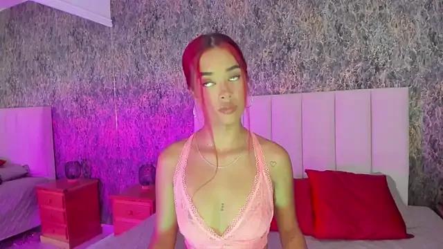 AlannaBlakes from StripChat is Freechat