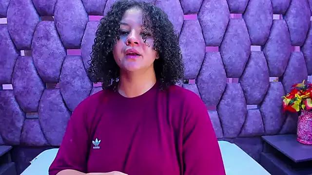 AlaSmith from StripChat is Freechat