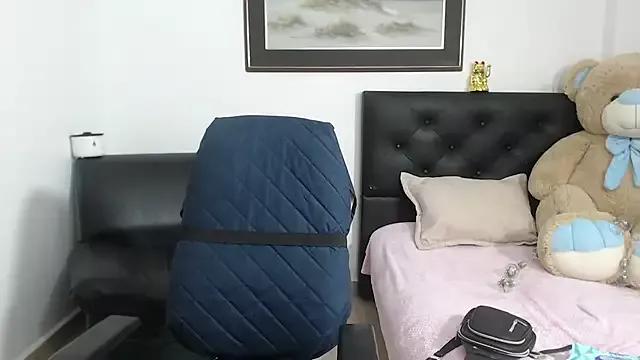 Check out our webcam shows gallery and message on a personal level with our sweet squirt cams hosts, showing off their natural physiques and sex toys.