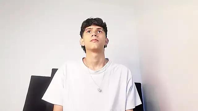 alexmark_ from StripChat is Freechat