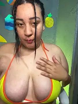 Alexxabelle from StripChat is Freechat