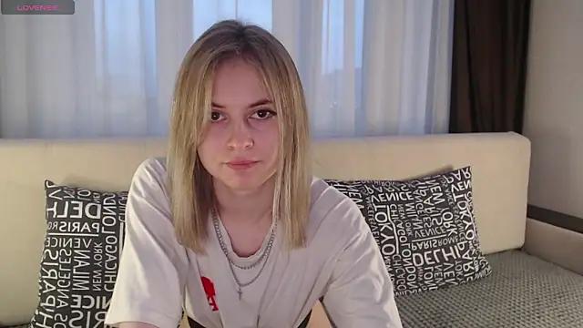 AlicaMontana from StripChat is Freechat