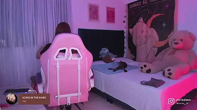 alice_guerin_ from StripChat is Freechat