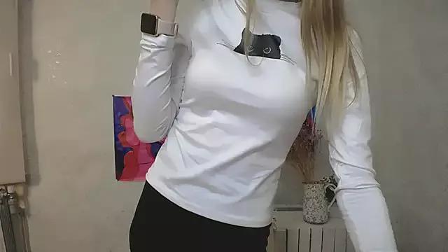 AliceFlirtt_ from StripChat is Freechat