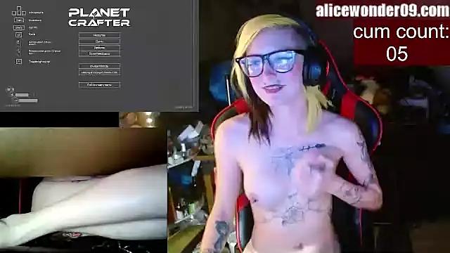 Check out our webcam shows gallery and message on a personal level with our sweet squirt cams hosts, showing off their natural physiques and sex toys.