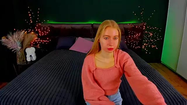 Alina_Blonde from StripChat is Freechat