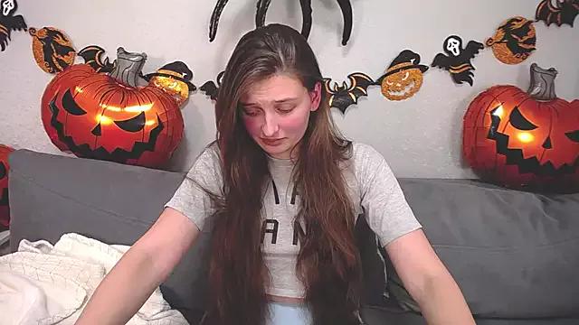 AlisaPeres from StripChat is Freechat