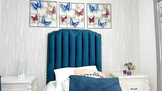 Check out our webcam shows gallery and message on a personal level with our sweet squirt cams hosts, showing off their natural physiques and sex toys.