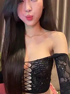 Almiraa68 from StripChat is Freechat