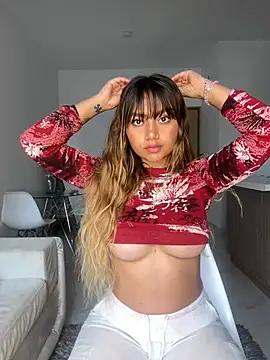 Check out our webcam shows gallery and message on a personal level with our sweet squirt cams hosts, showing off their natural physiques and sex toys.