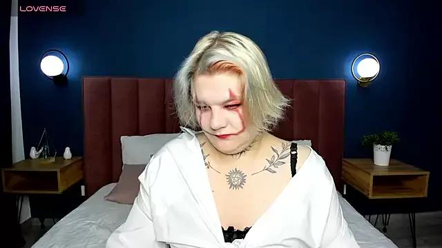 Amanda_Cruzz from StripChat is Freechat