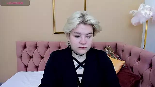 Amanda_Cruzz from StripChat is Freechat