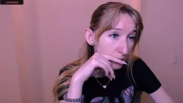 AmandaSell from StripChat