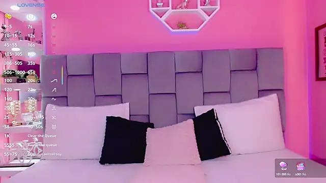 Check out our webcam shows gallery and message on a personal level with our sweet squirt cams hosts, showing off their natural physiques and sex toys.