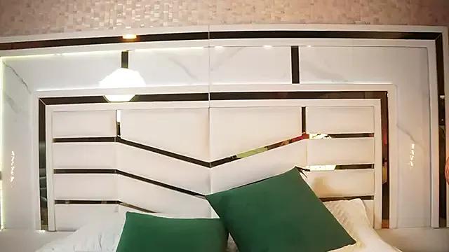ambar_rosse25 from StripChat is Freechat