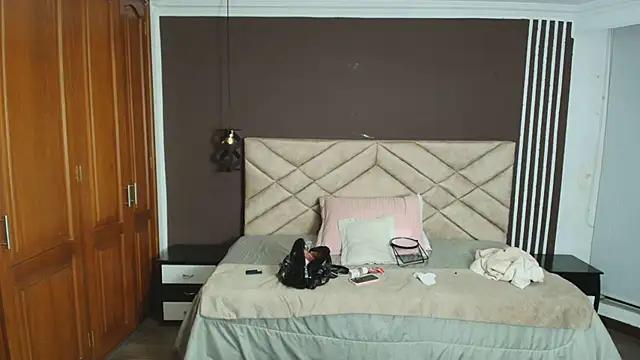 Check out our webcam shows gallery and message on a personal level with our sweet squirt cams hosts, showing off their natural physiques and sex toys.