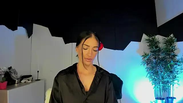 Check out our webcam shows gallery and message on a personal level with our sweet squirt cams hosts, showing off their natural physiques and sex toys.